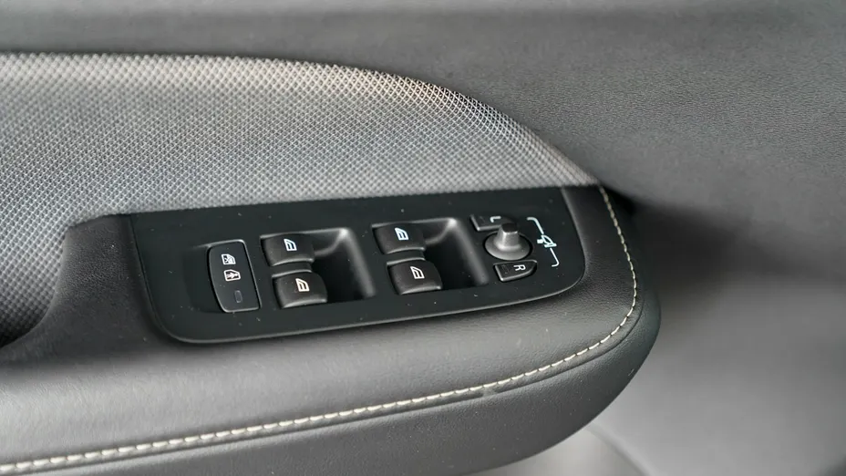 VOLVO V60 -