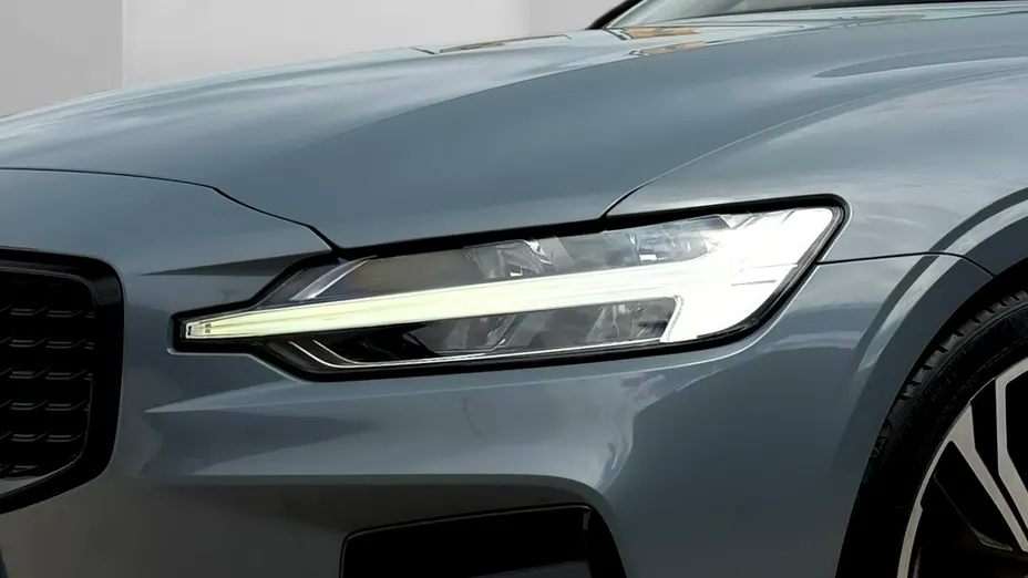 VOLVO V60 -