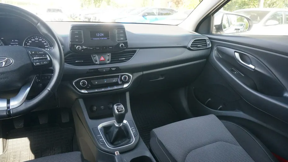 HYUNDAI i30 -