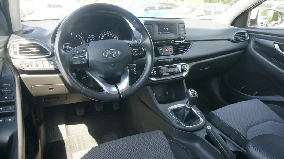 HYUNDAI i30 -