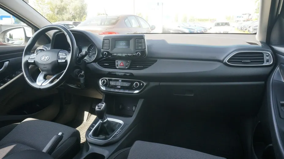 HYUNDAI i30 -