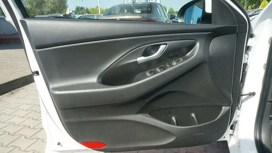 HYUNDAI i30 -
