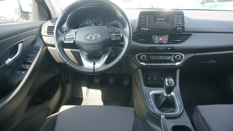 HYUNDAI i30 -