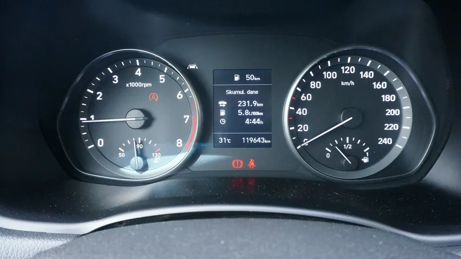 HYUNDAI i30 -