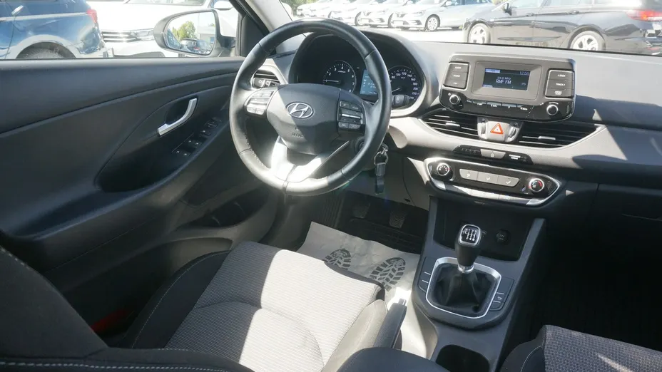 HYUNDAI i30 -