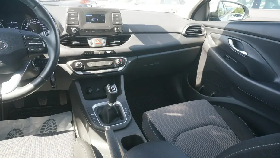 HYUNDAI i30 -