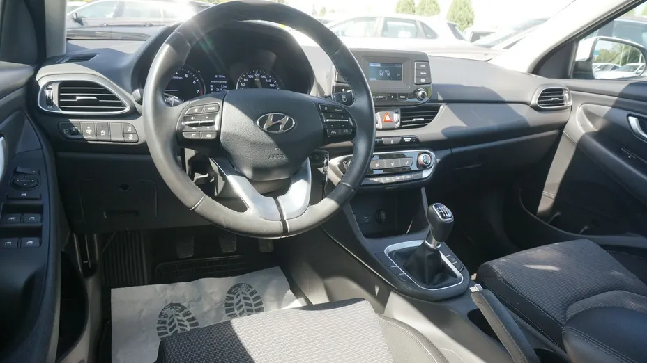 HYUNDAI i30 -