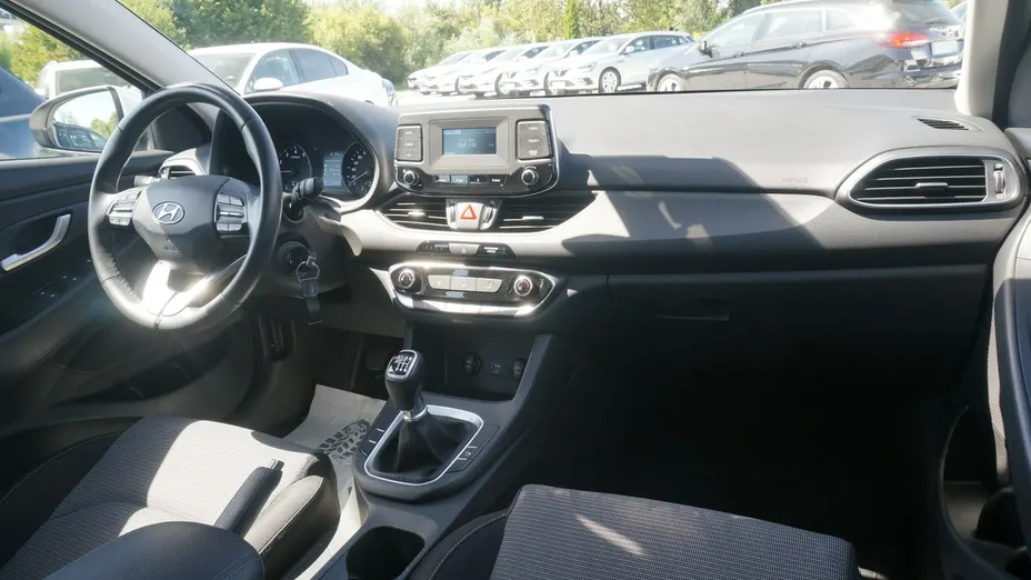 HYUNDAI i30 -