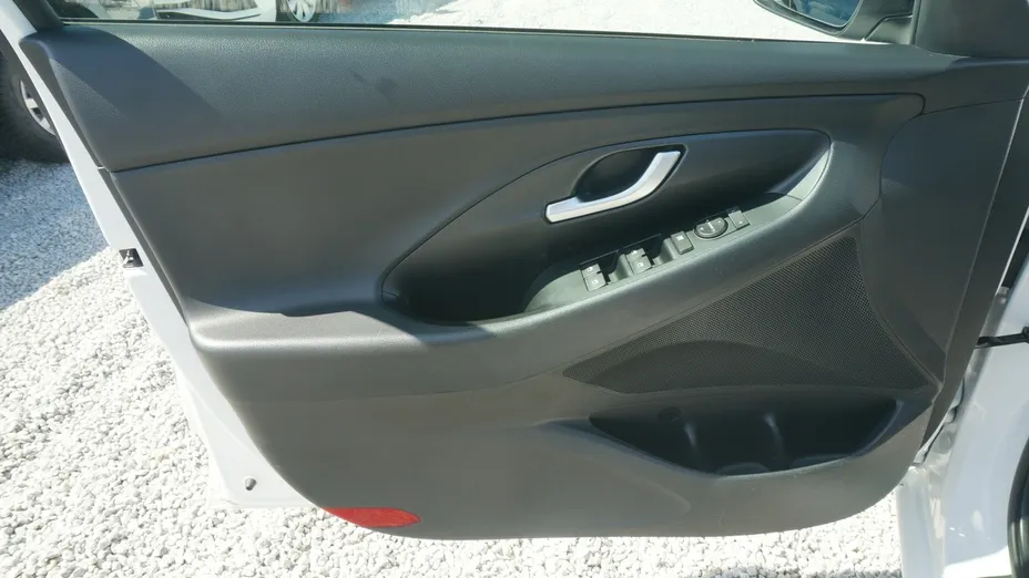 HYUNDAI i30 -