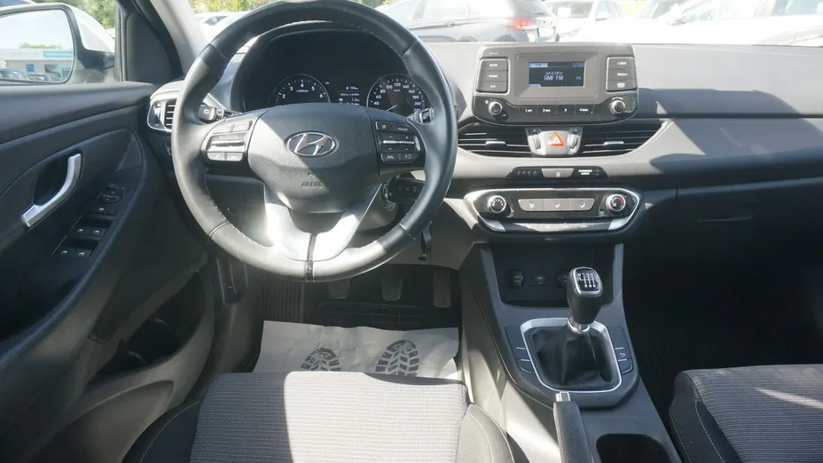 HYUNDAI i30 -