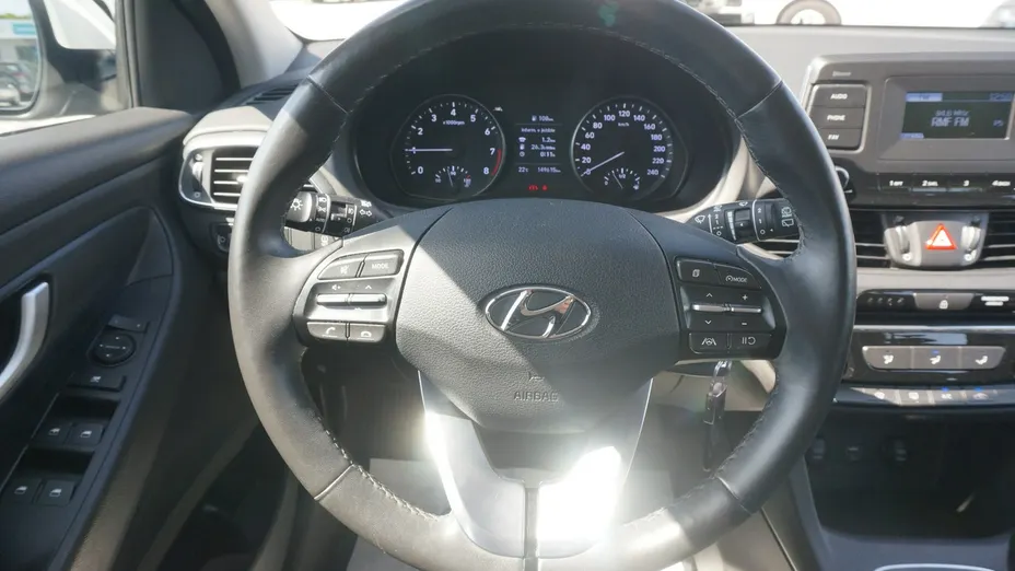 HYUNDAI i30 -