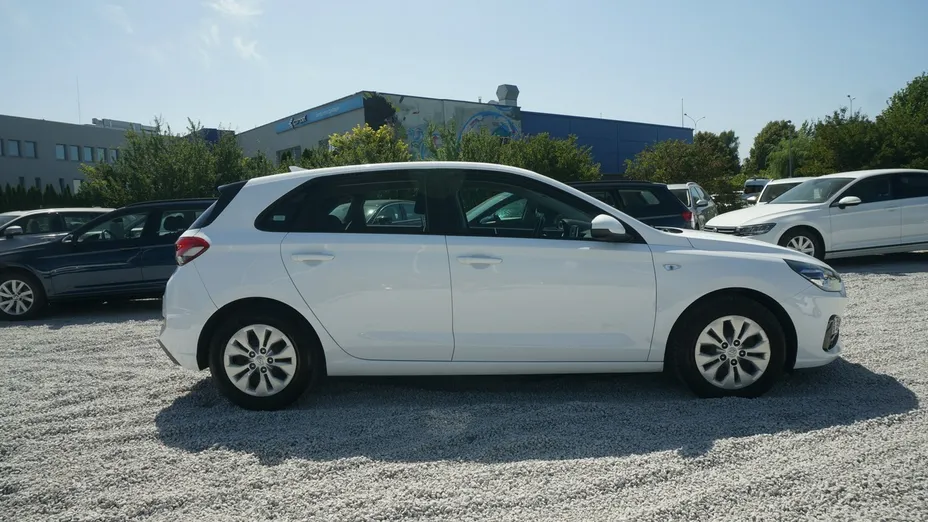 HYUNDAI i30 -