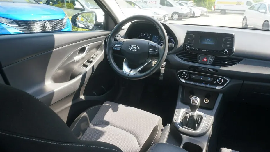 HYUNDAI i30 -