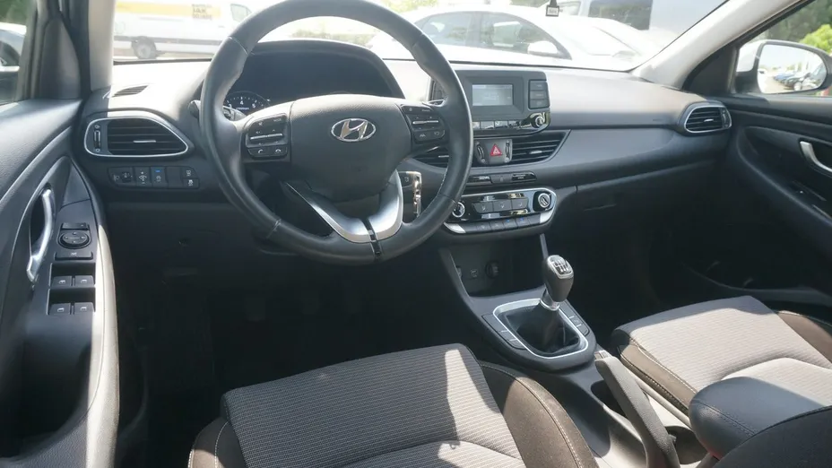 HYUNDAI i30 -