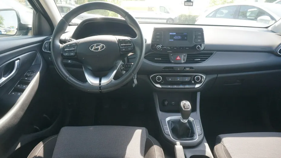 HYUNDAI i30 -