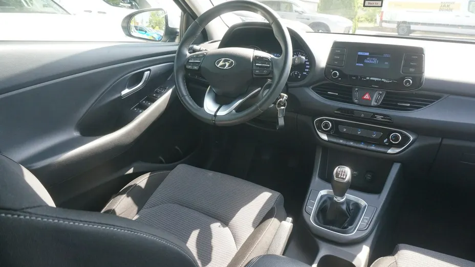 HYUNDAI i30 -