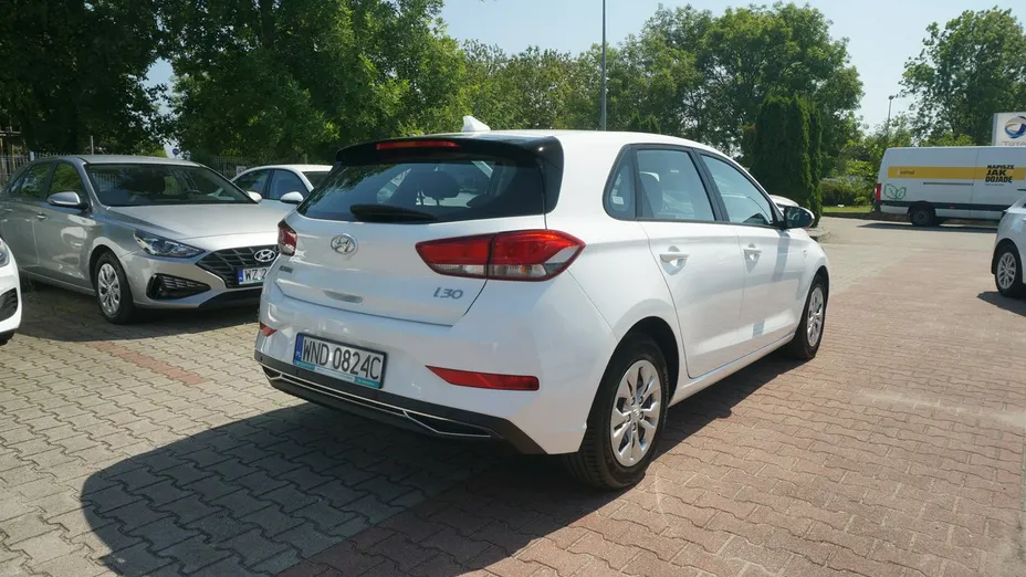 HYUNDAI i30 -