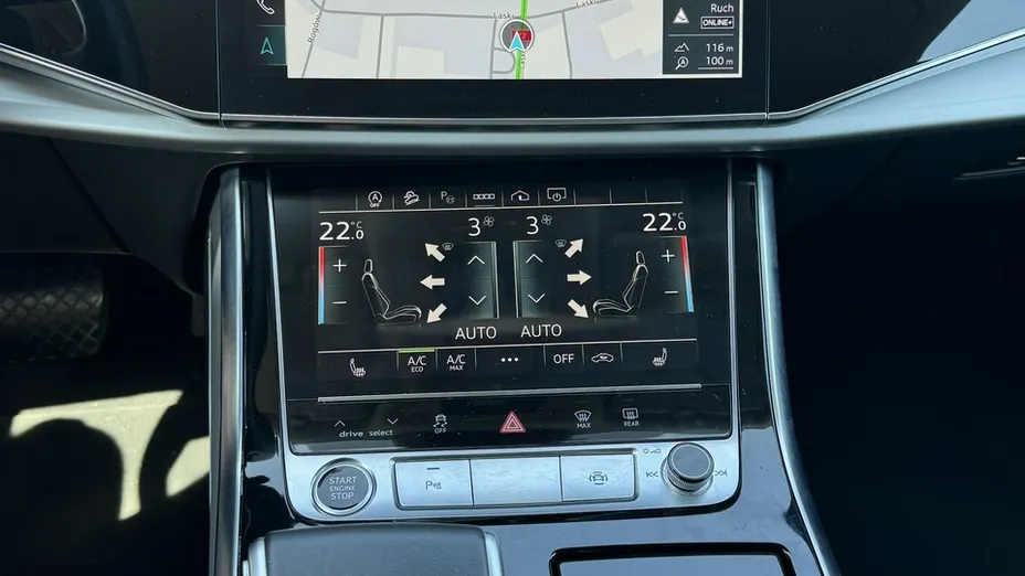 AUDI Q8 -