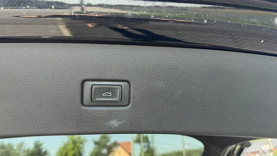 AUDI Q8 -