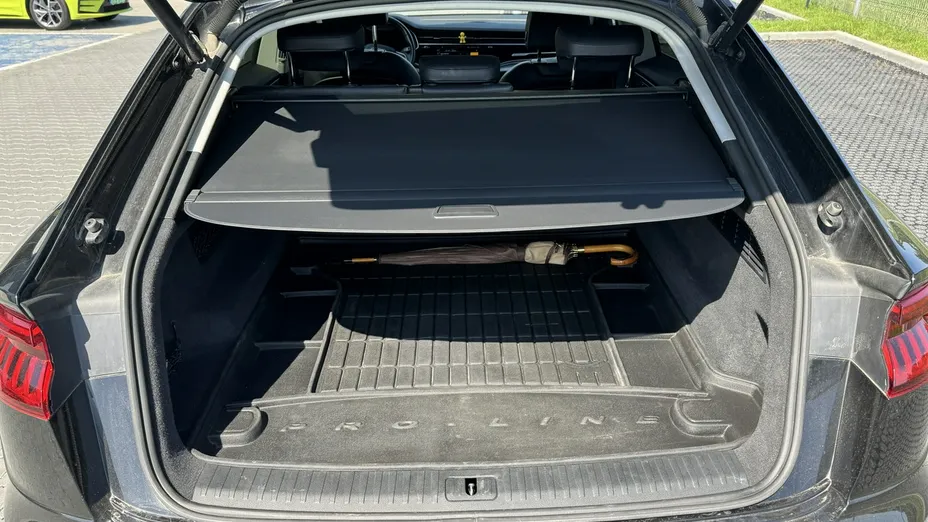AUDI Q8 -