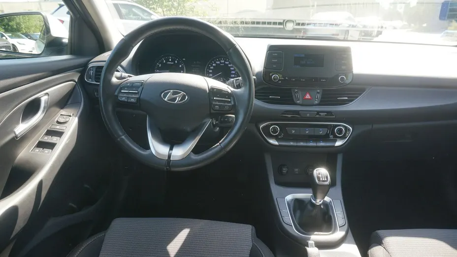 HYUNDAI i30 -