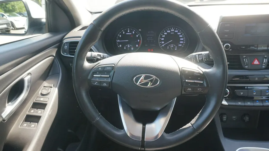 HYUNDAI i30 -