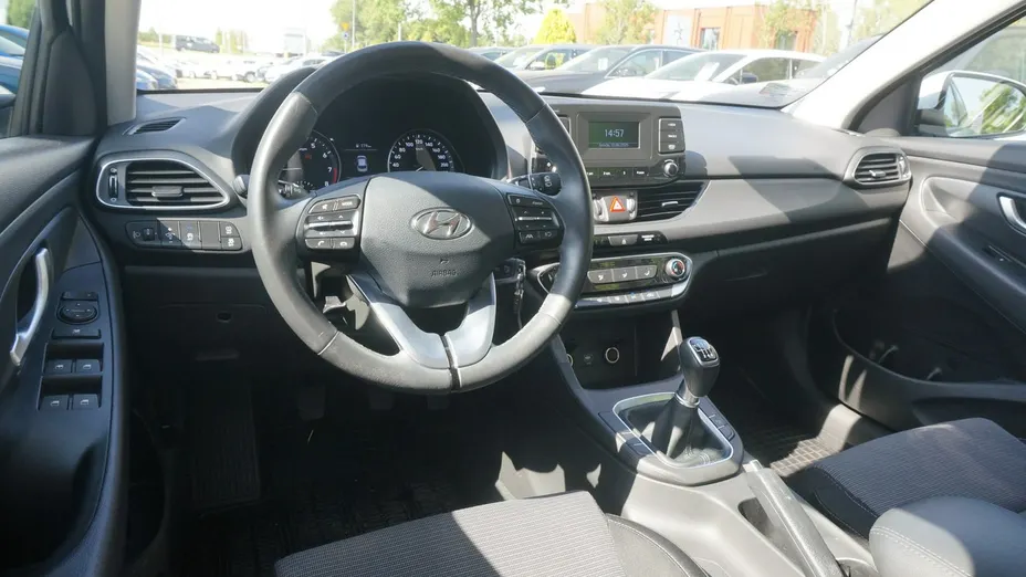 HYUNDAI i30 -