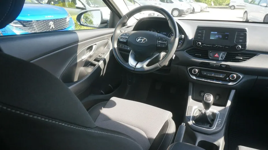 HYUNDAI i30 -
