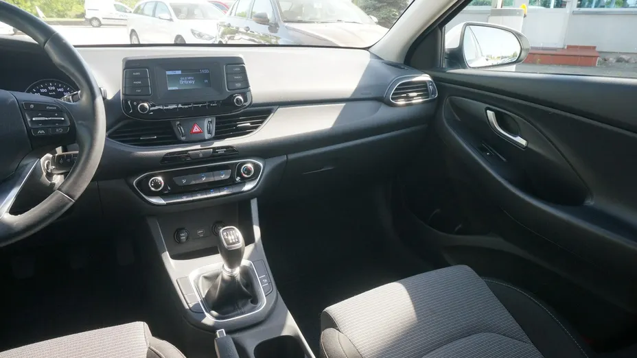 HYUNDAI i30 -