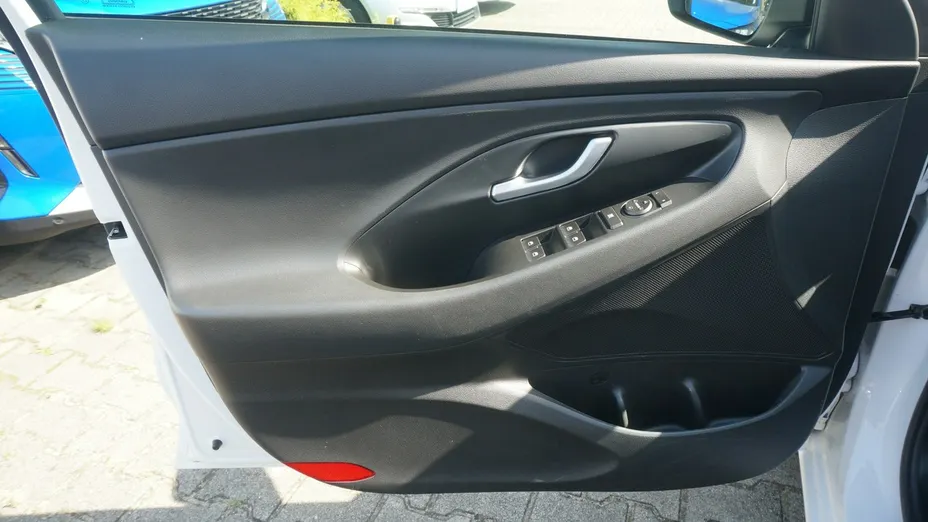 HYUNDAI i30 -