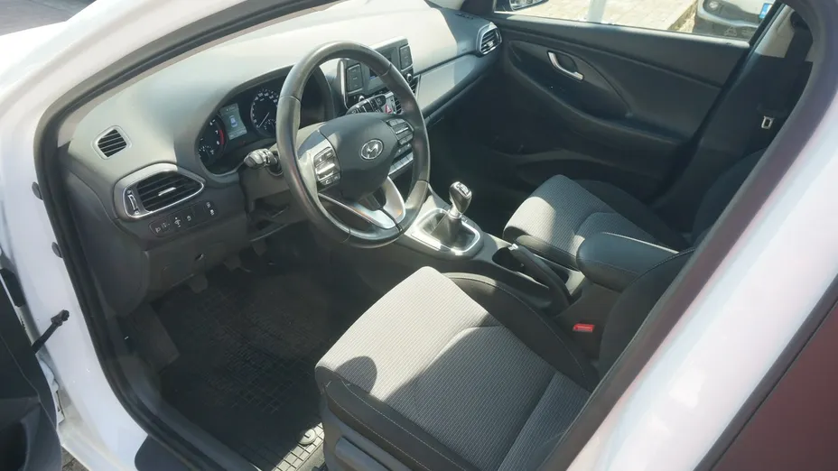 HYUNDAI i30 -