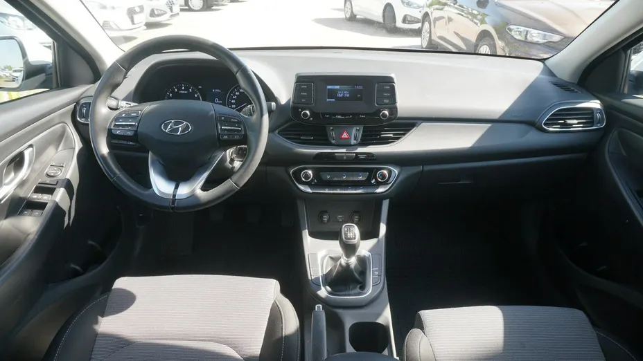HYUNDAI i30 -