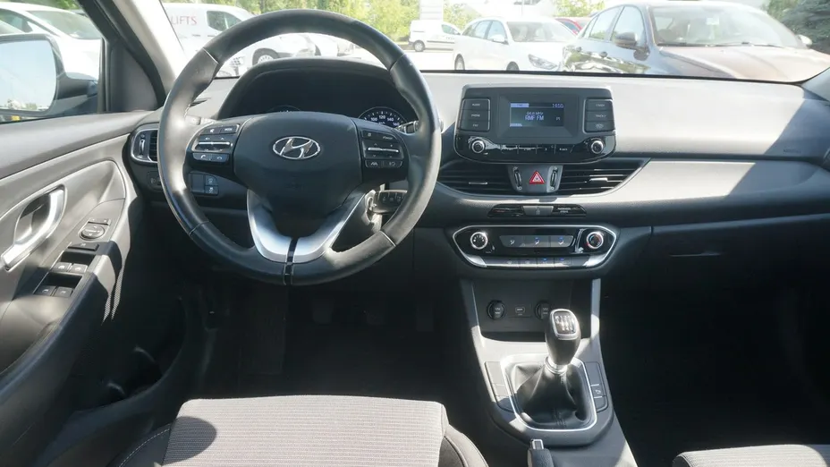HYUNDAI i30 -