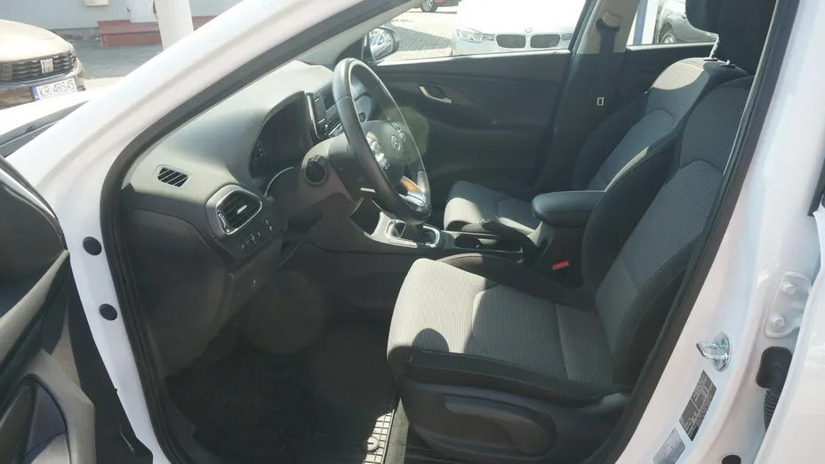 HYUNDAI i30 -