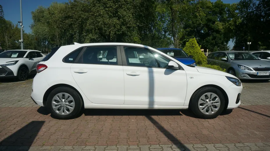HYUNDAI i30 -