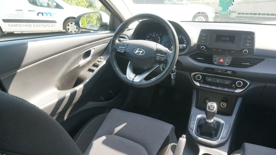 HYUNDAI i30 -