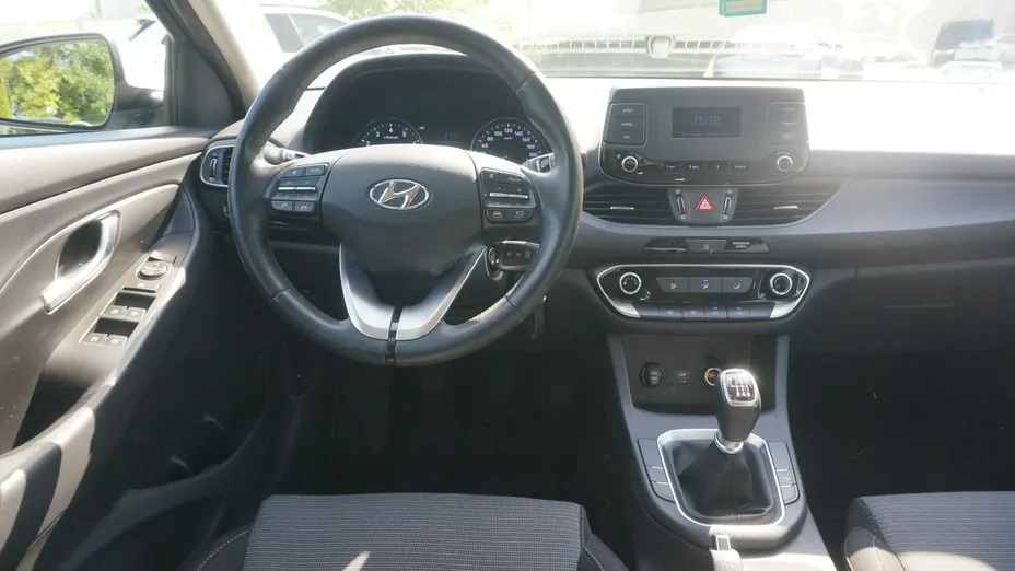 HYUNDAI i30 -
