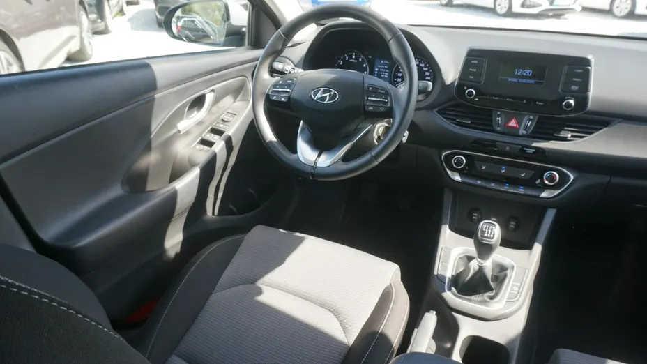 HYUNDAI i30 -