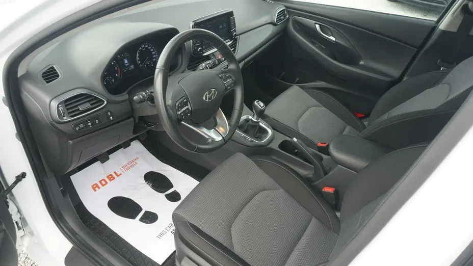 HYUNDAI i30 -