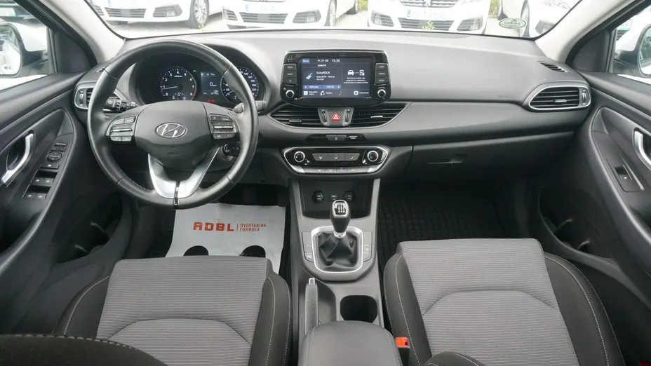 HYUNDAI i30 -