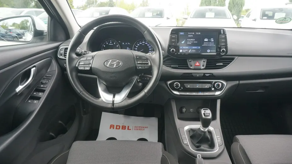 HYUNDAI i30 -