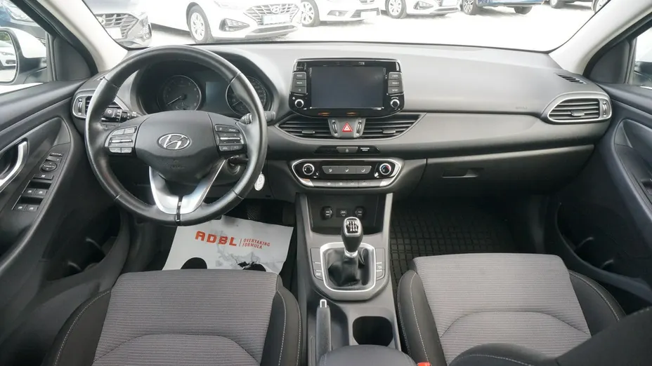 HYUNDAI i30 -