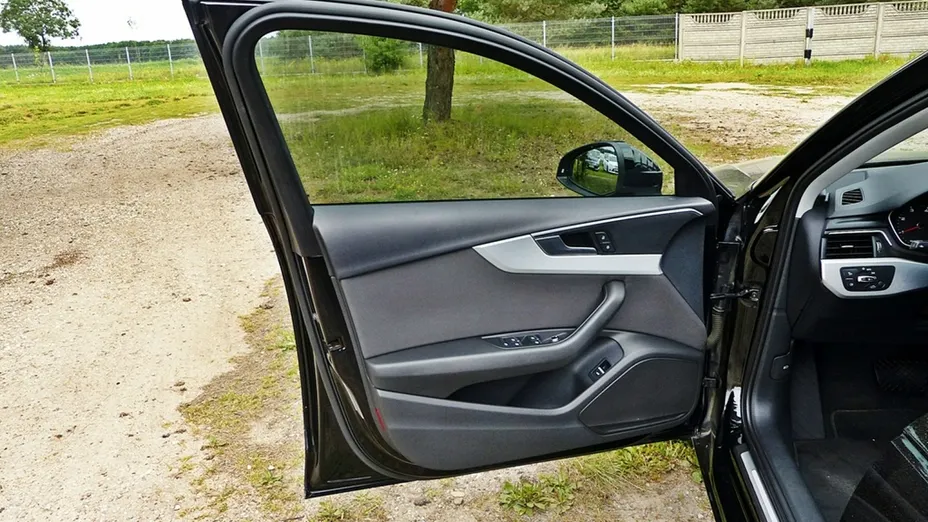 AUDI A4 -