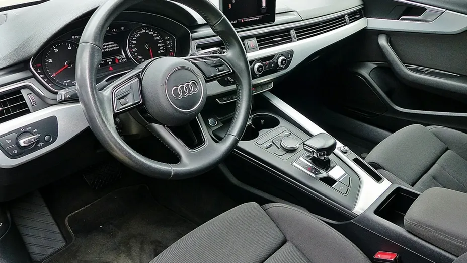 AUDI A4 -