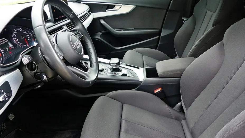 AUDI A4 -