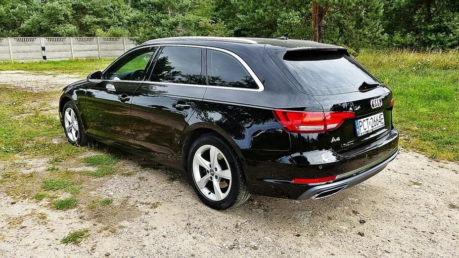 AUDI A4 -