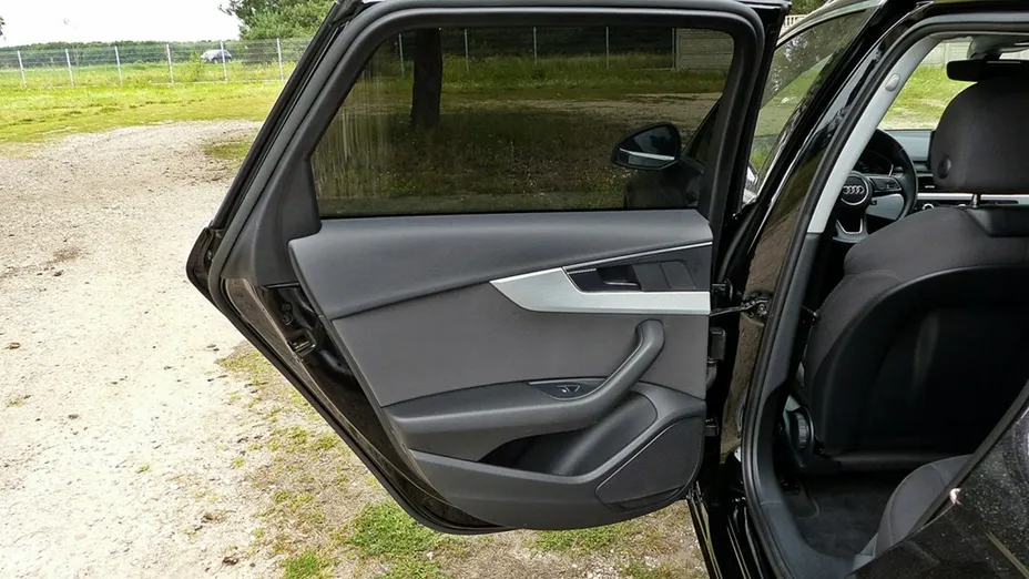 AUDI A4 -