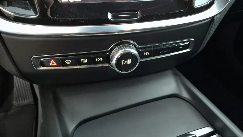 VOLVO V60 -