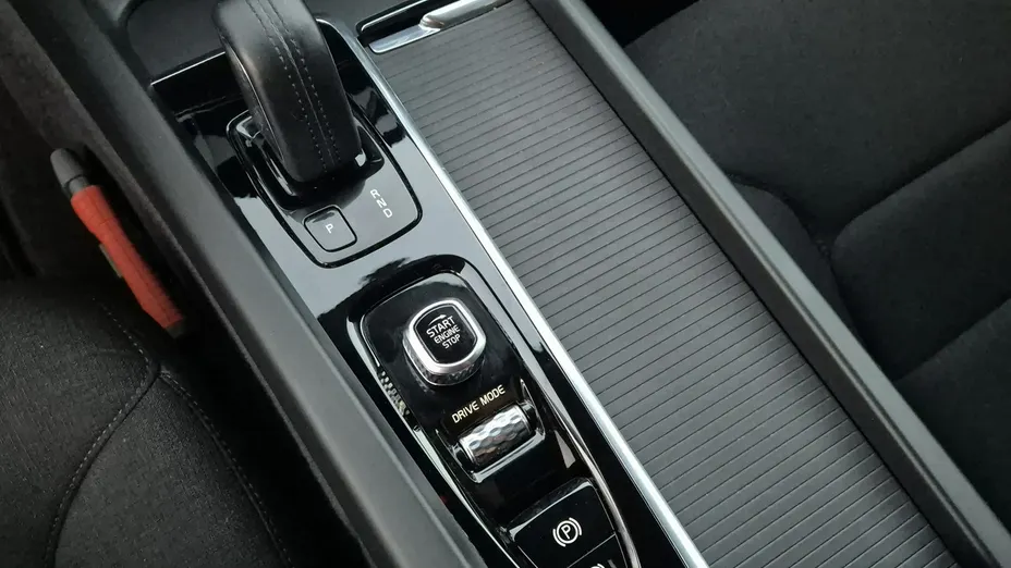 VOLVO V60 -