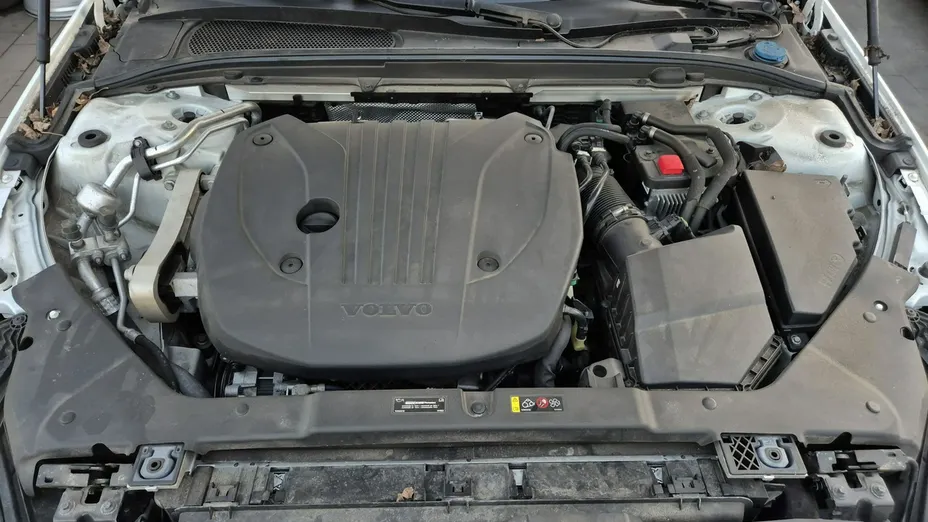 VOLVO V60 -